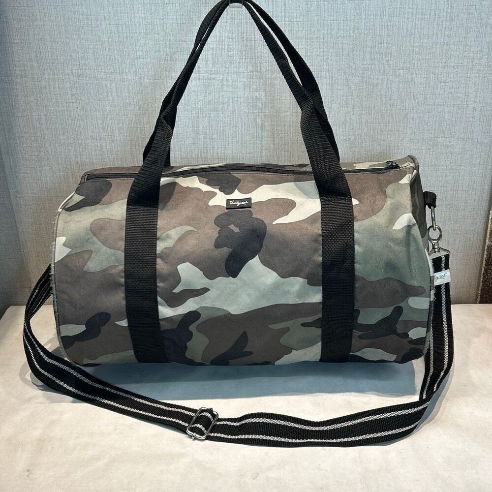 thirty-one Camo Duffle Bag Gym Overnight Weekend Adjustable Shoulder Strap Front